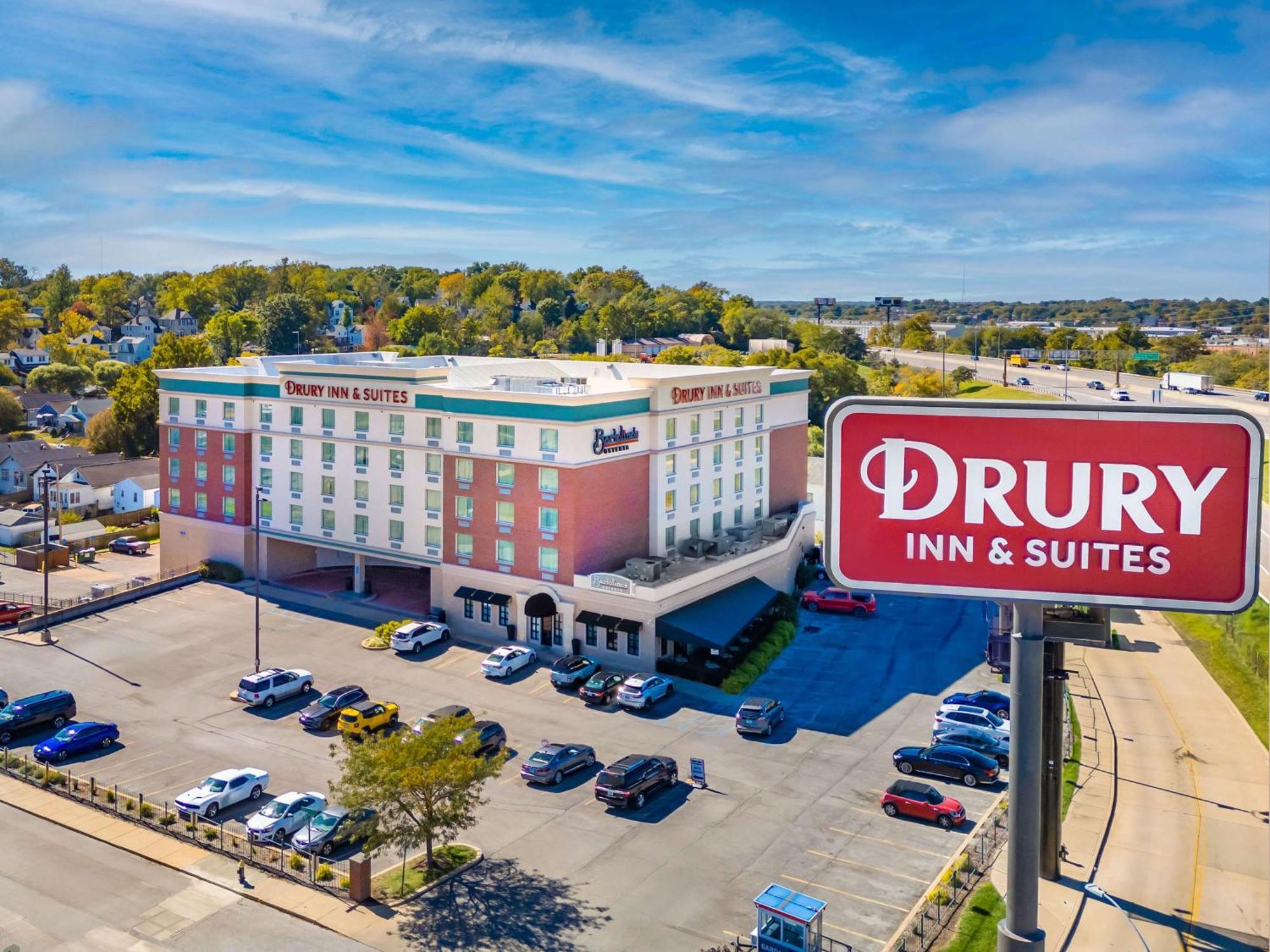Hotel Drury & Forest Park